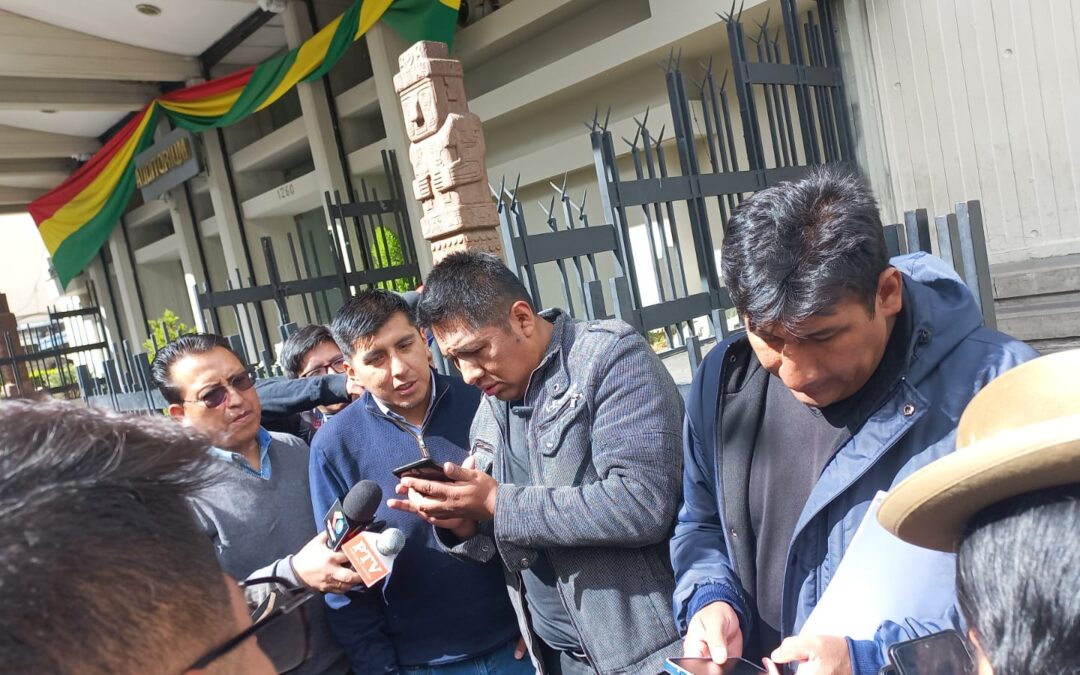 ‘Nos han mentido’: Transporte Libre denuncia daños en vehículos por combustible y anuncia pruebas
